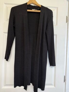 Time and Tru Black Ribbed Crewneck Top